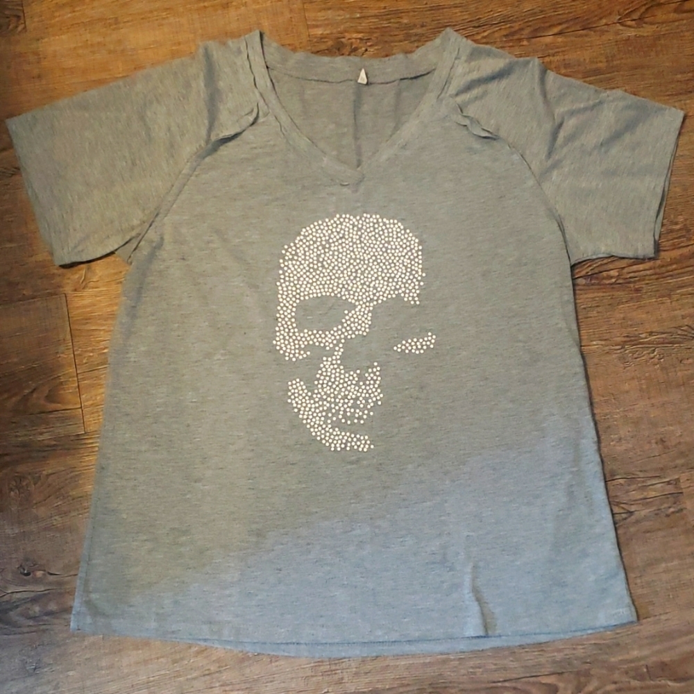 NWOT Skull Shirt